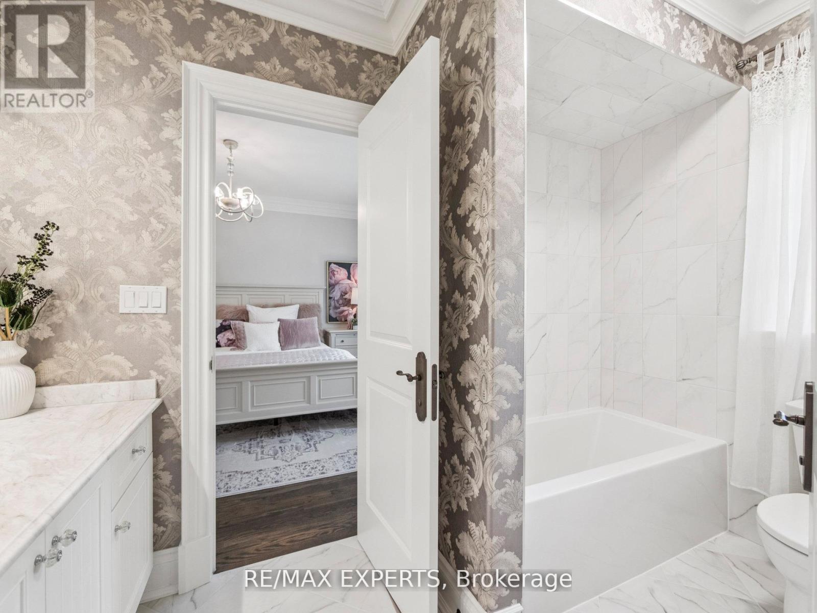 105 Eden Vale Drive S Property Photo 31
