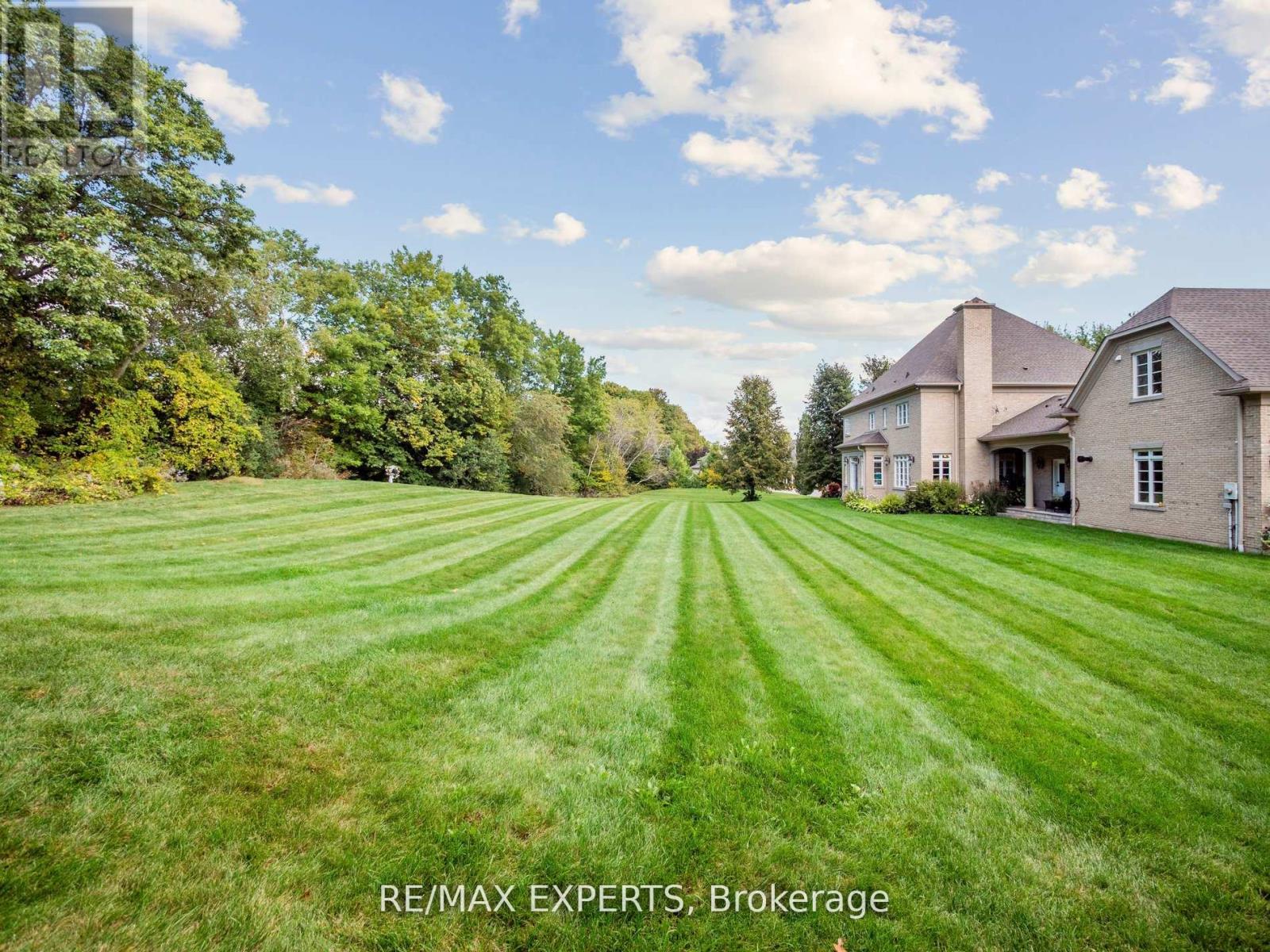 105 Eden Vale Drive S Property Photo 44
