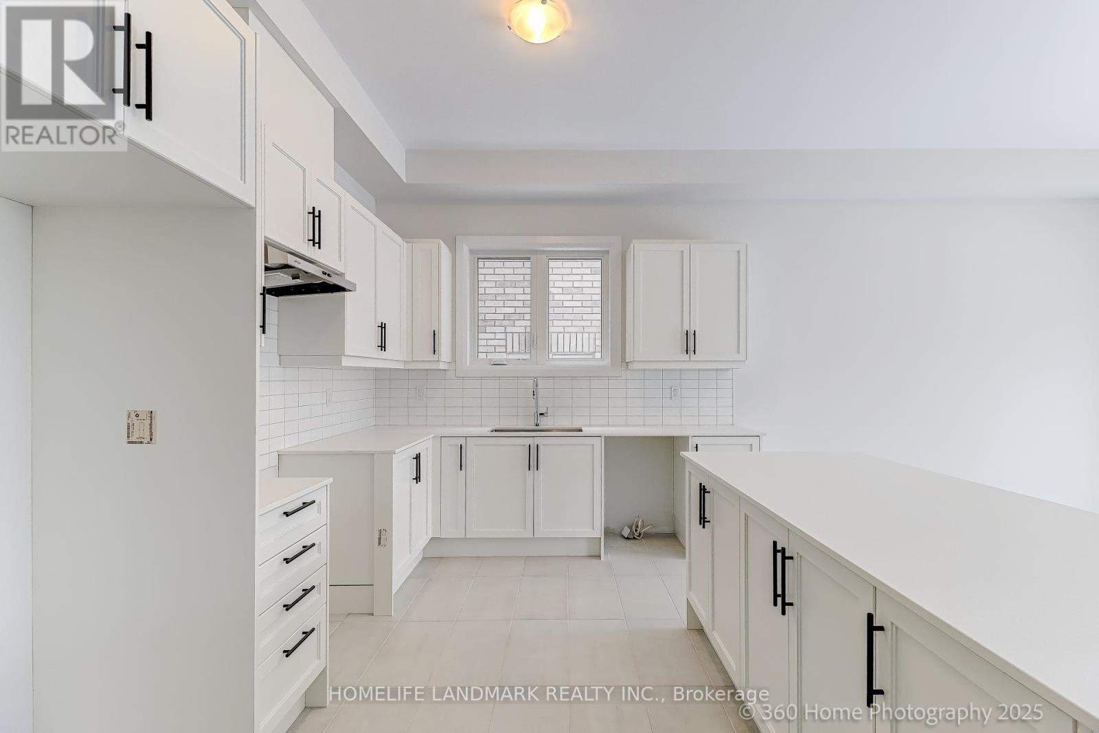 241 Seguin Street Property Photo 4