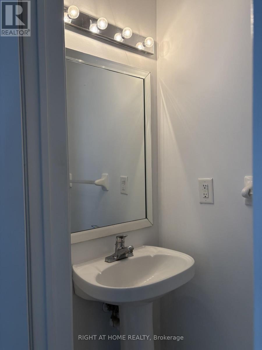 48 Grand Valley Boulevard Property Photo 8