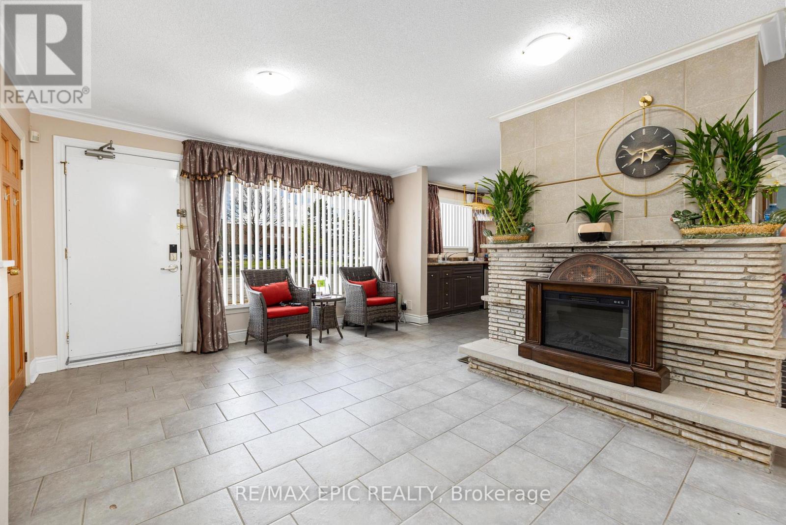 4812 Highway 7 E Property Photo 3