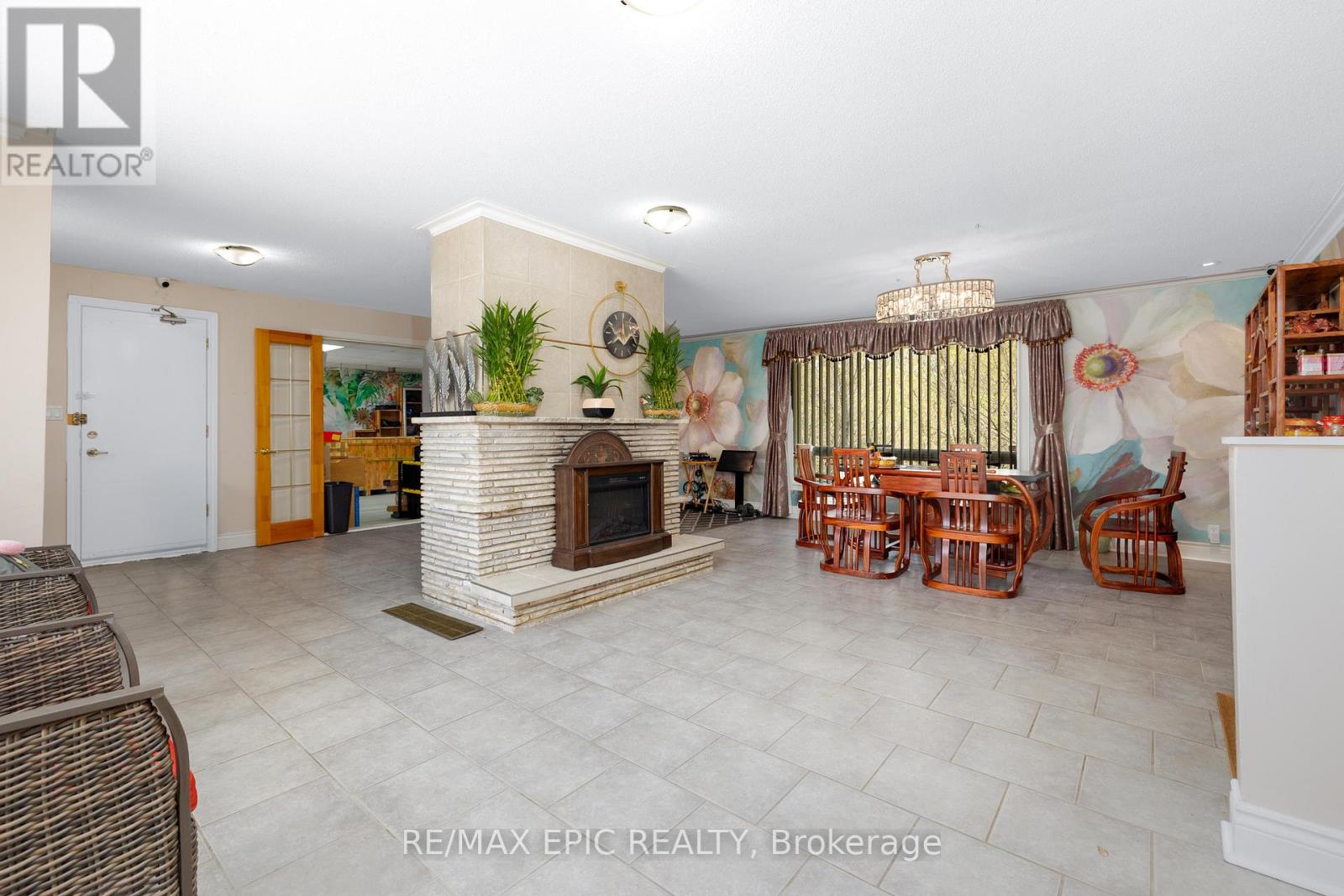 4812 Highway 7 E Property Photo 5