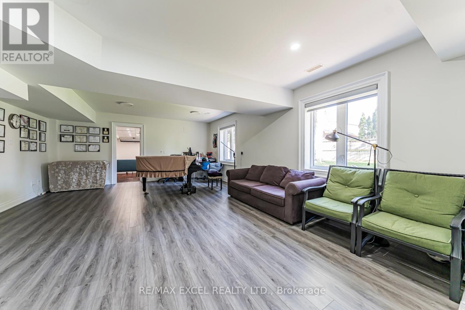 19 Addison Street Property Photo 40