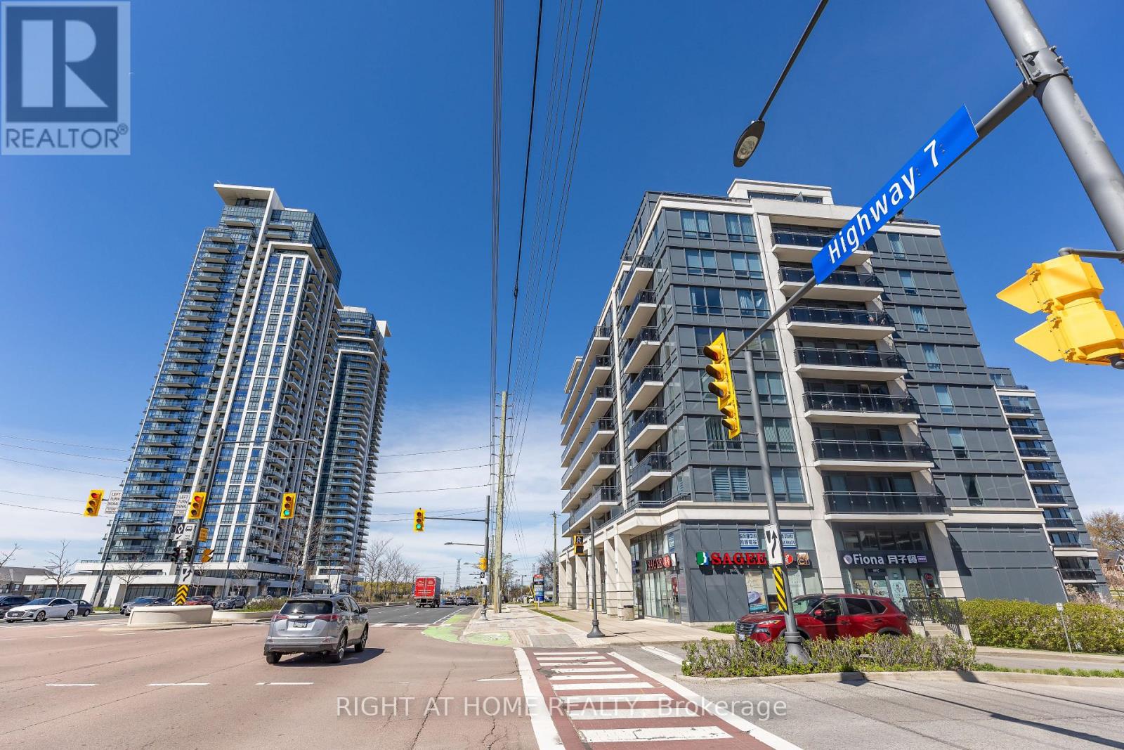 1021 - 370 Highway 7 E Property Photo 2
