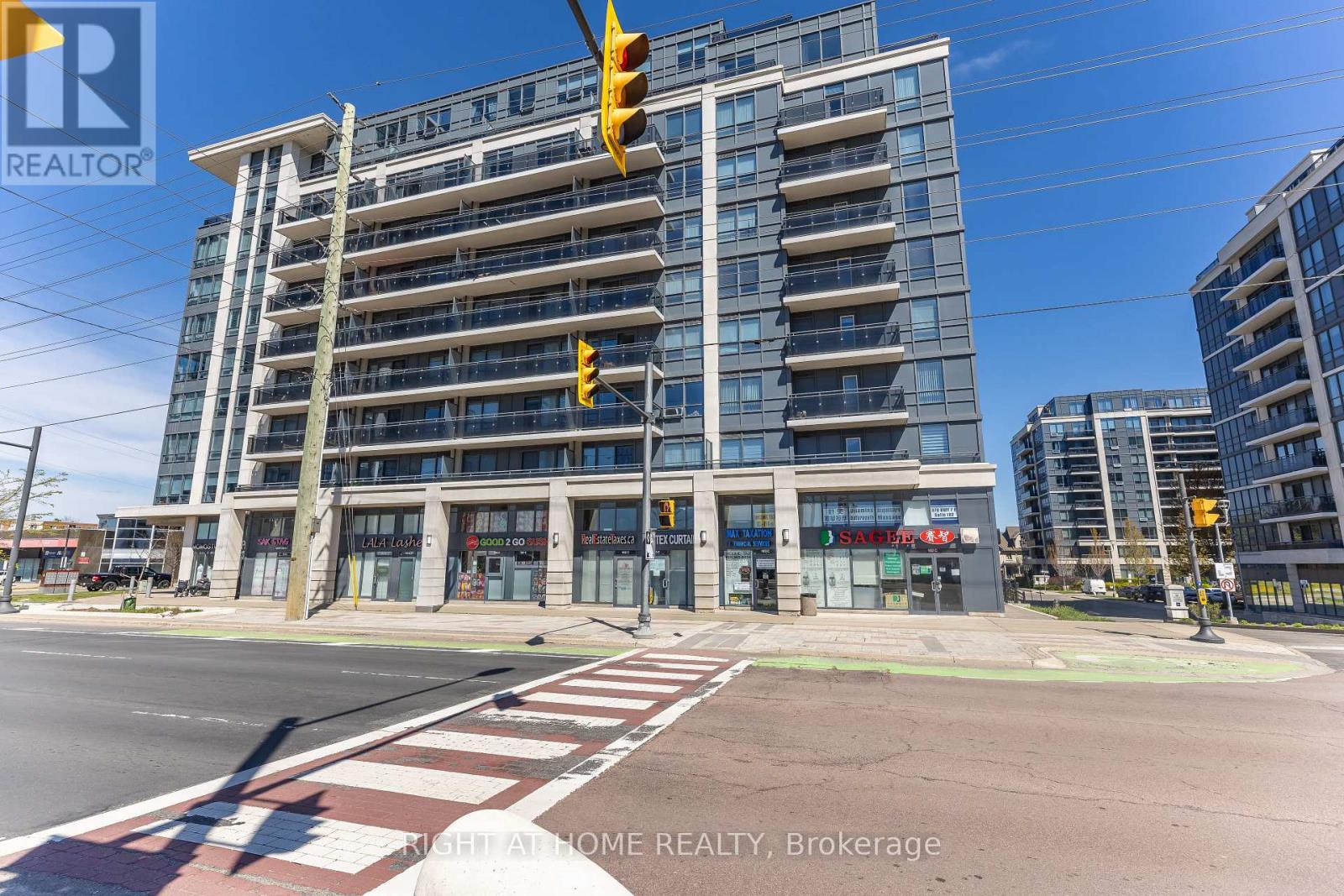 1021 - 370 Highway 7 E Property Photo 3