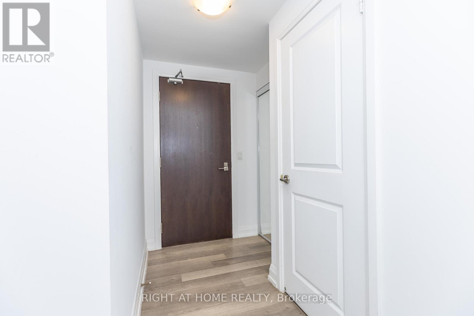 1021 - 370 Highway 7 E Property Photo 7