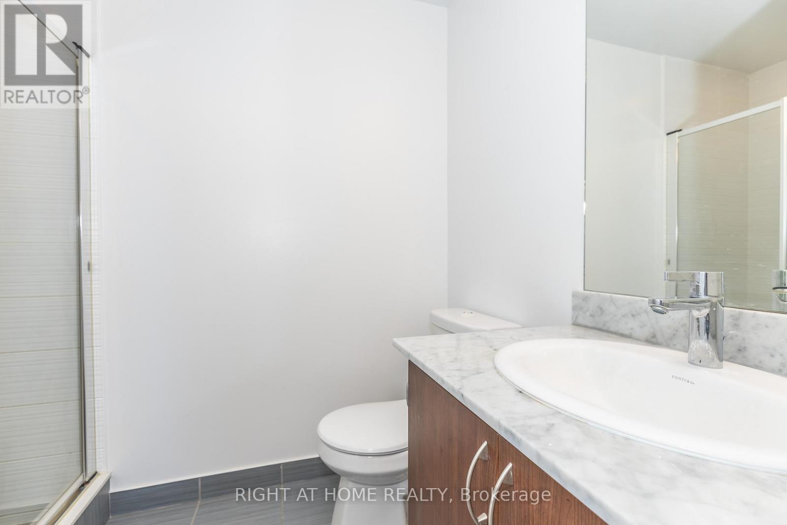 1021 - 370 Highway 7 E Property Photo 24