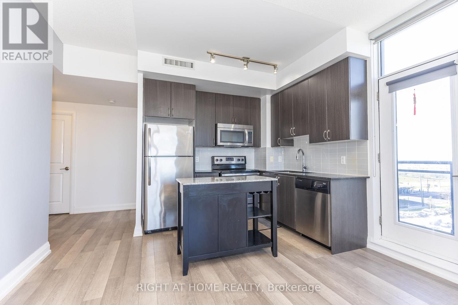 1021 - 370 Highway 7 E Property Photo 30