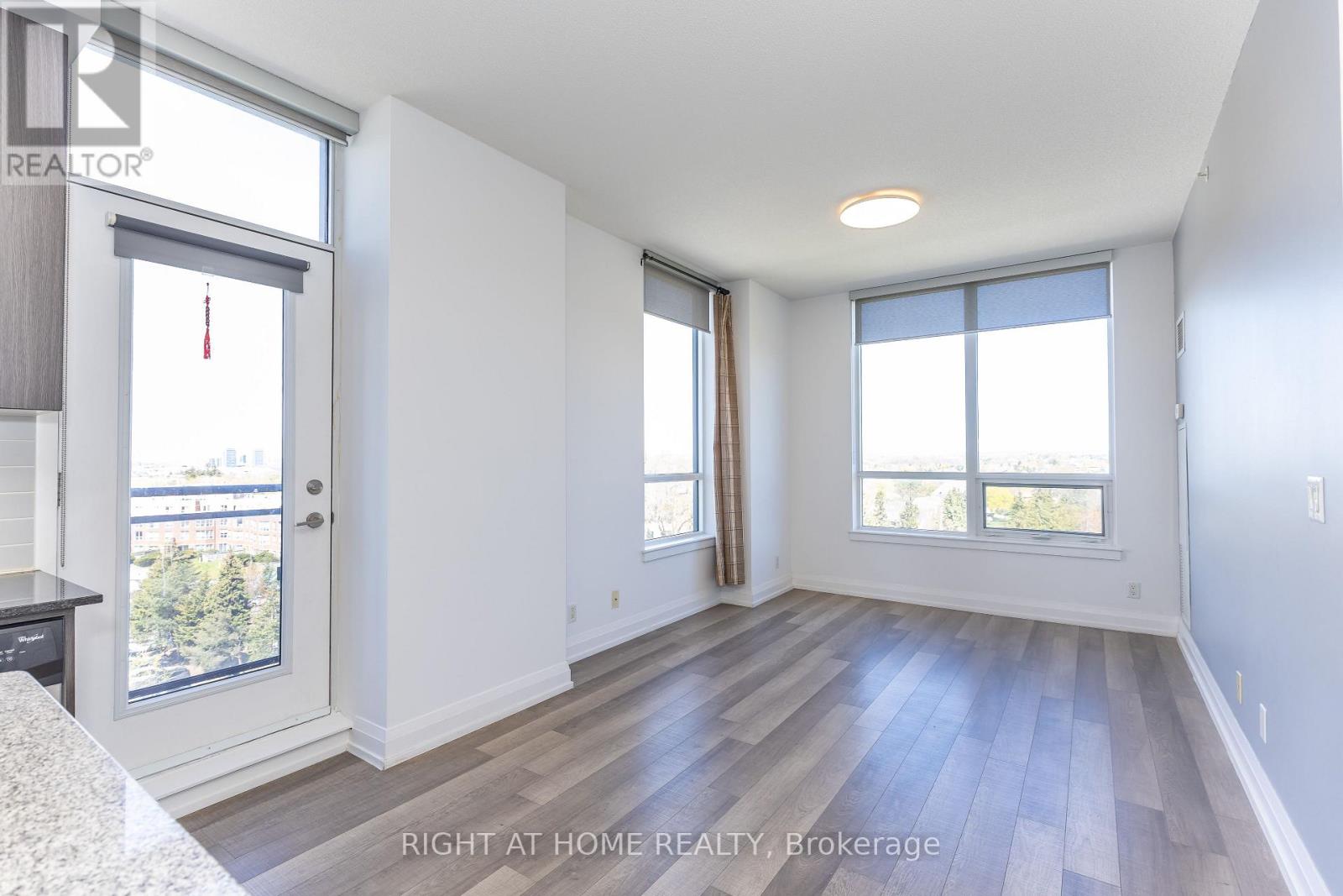 1021 - 370 Highway 7 E Property Photo 32