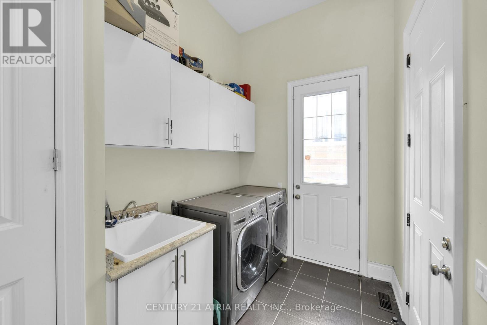 20 Baldry Avenue Property Photo 6