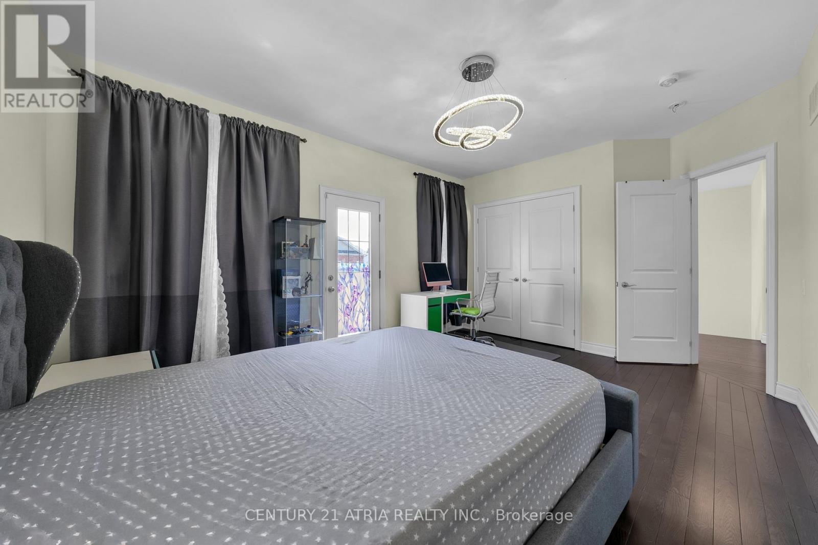 20 Baldry Avenue Property Photo 10