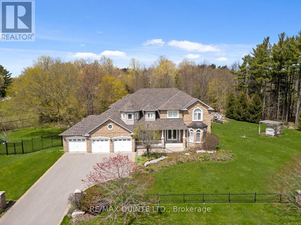 2 Treeview Avenue Property Photo 1