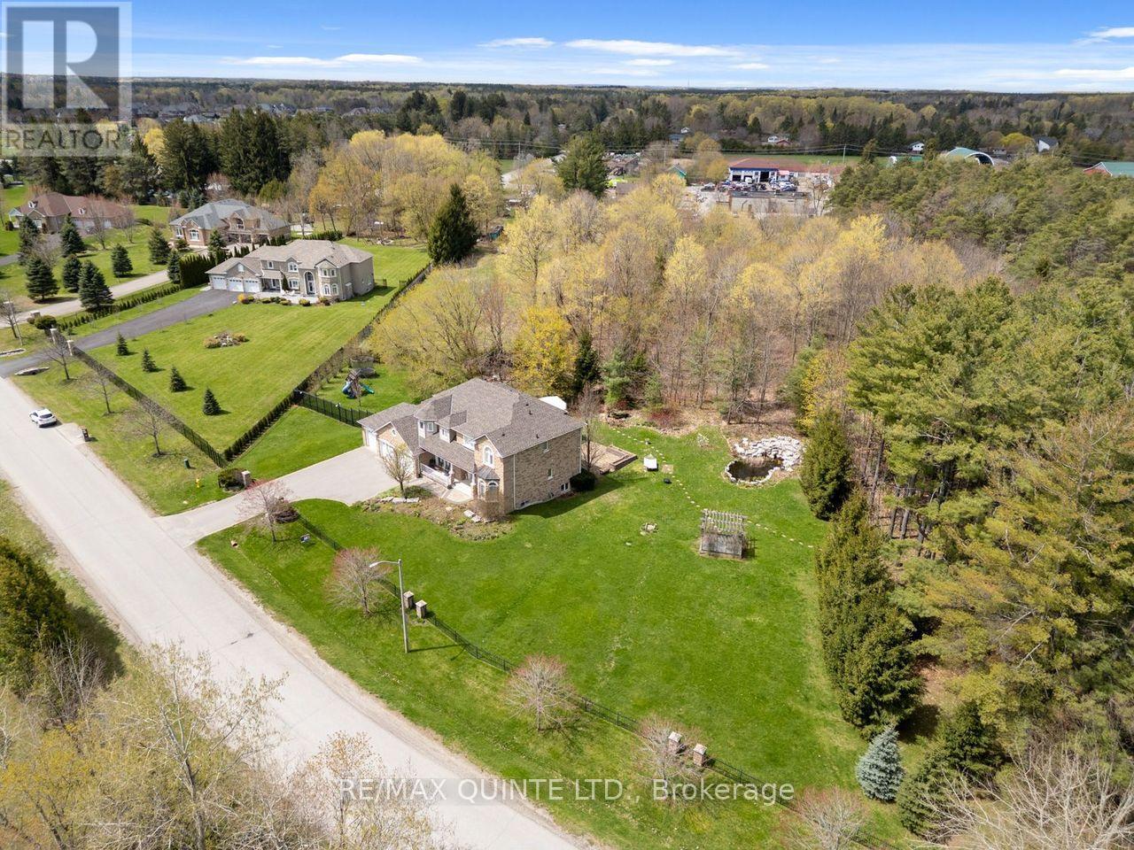 2 Treeview Avenue Property Photo 3