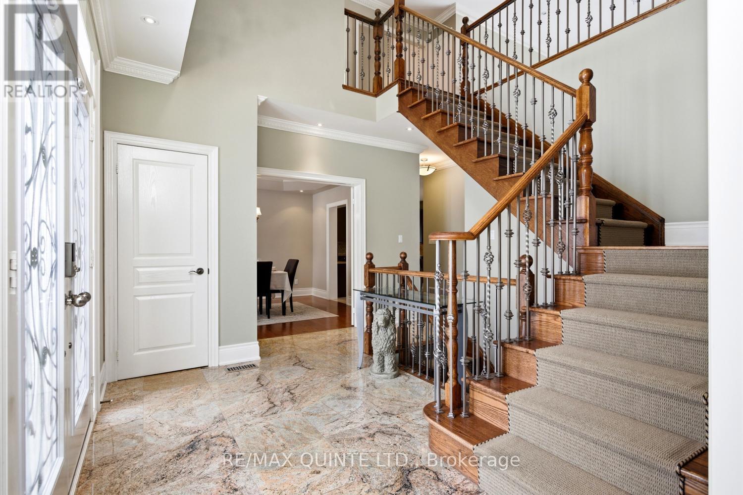 2 Treeview Avenue Property Photo 4