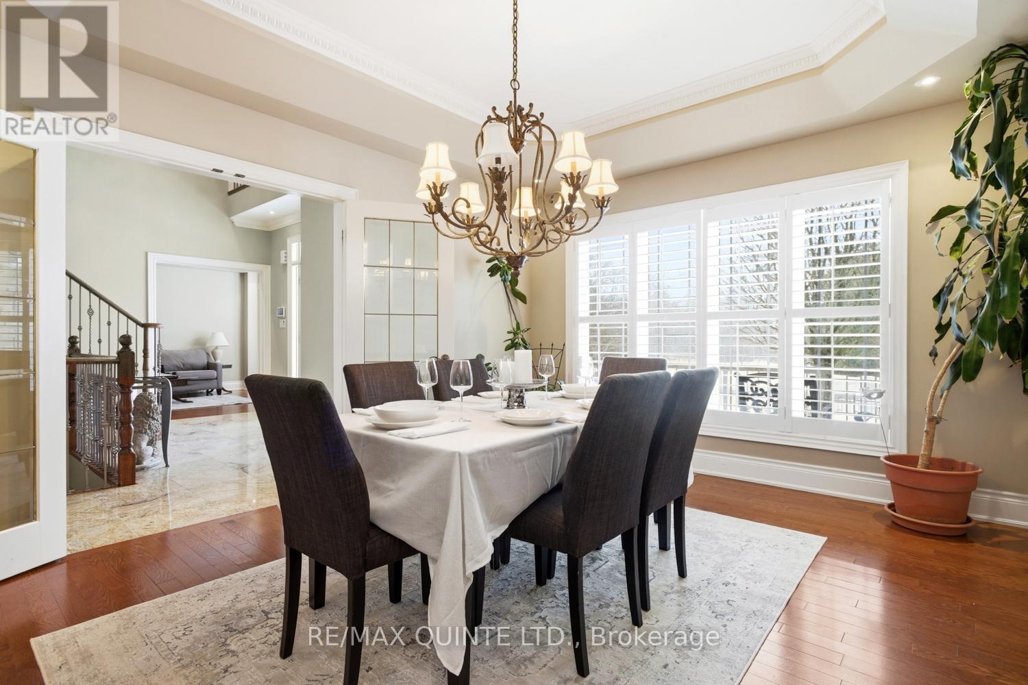 2 Treeview Avenue Property Photo 6