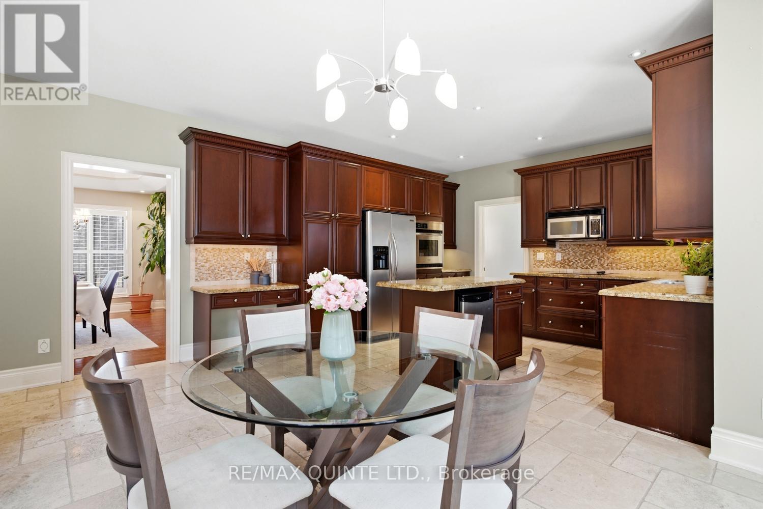 2 Treeview Avenue Property Photo 8