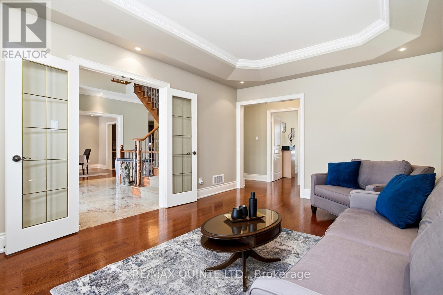 2 Treeview Avenue Property Photo 17