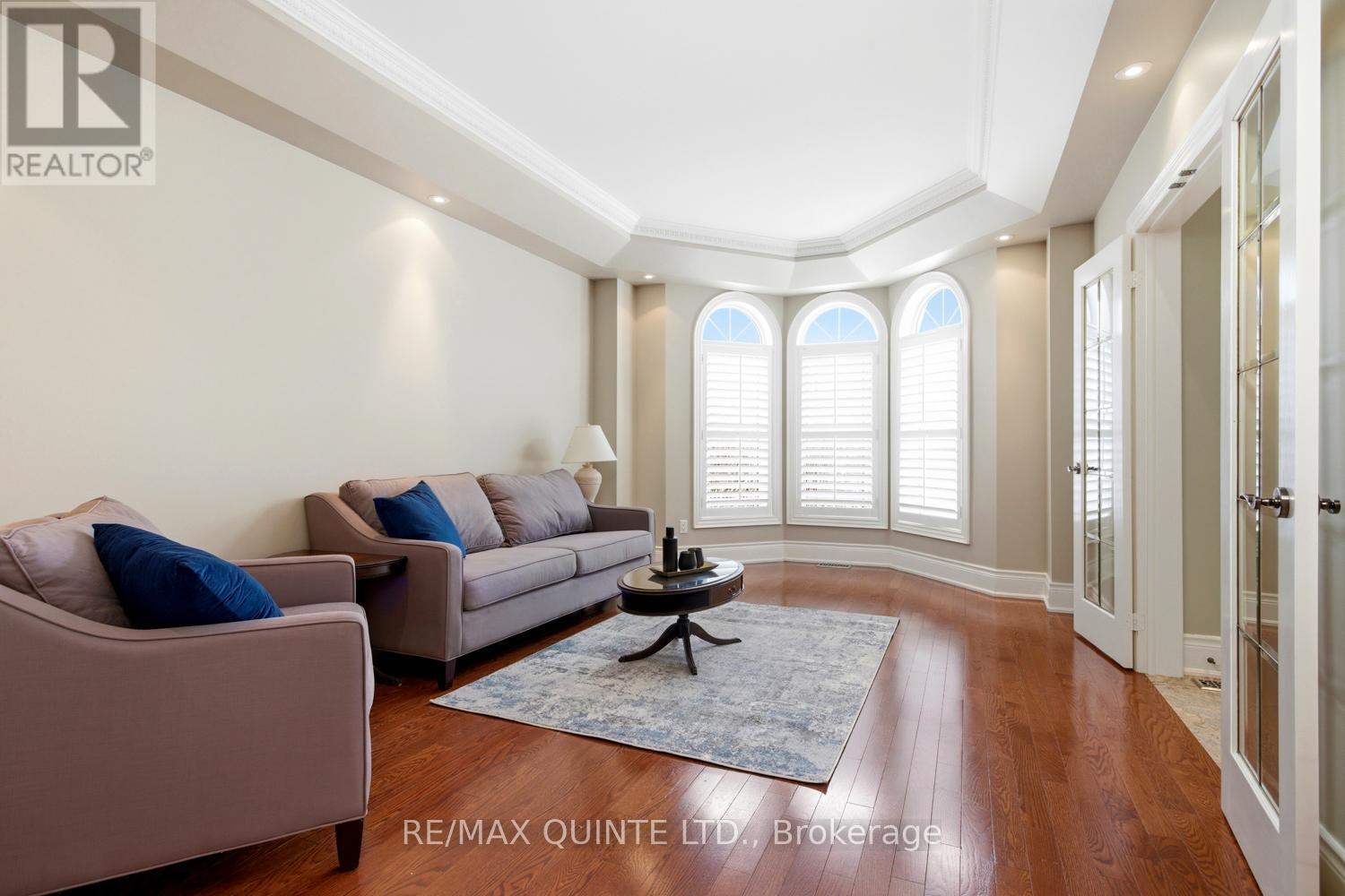 2 Treeview Avenue Property Photo 18