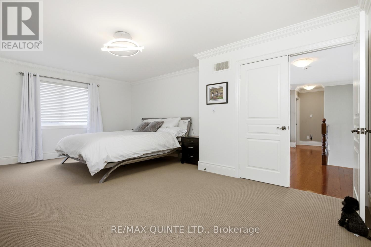 2 Treeview Avenue Property Photo 20