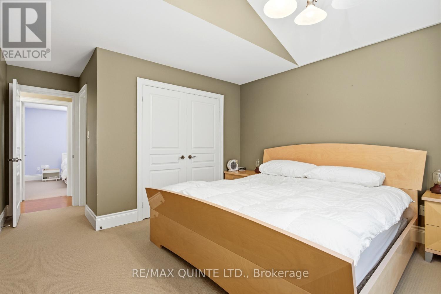 2 Treeview Avenue Property Photo 24