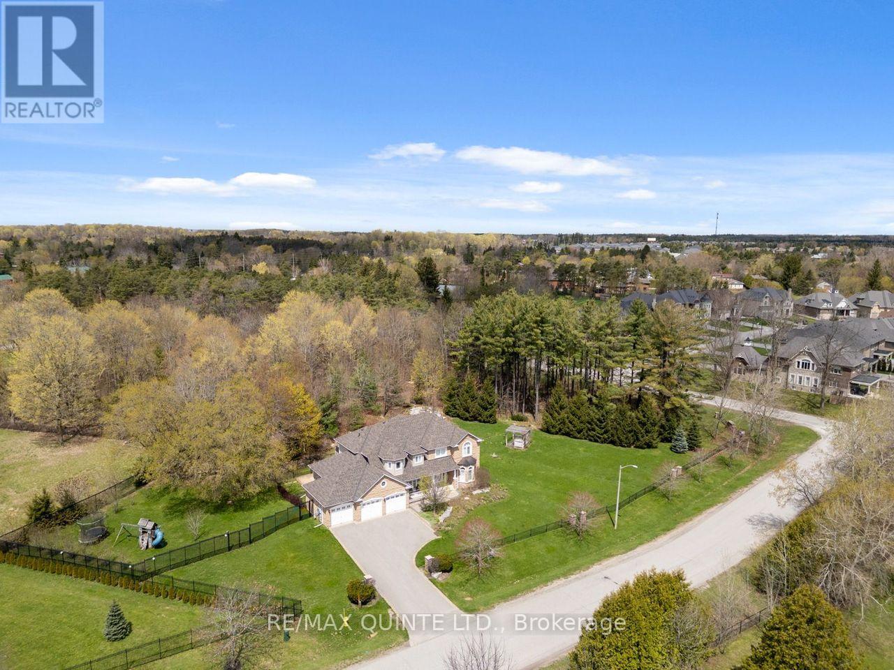 2 Treeview Avenue Property Photo 47