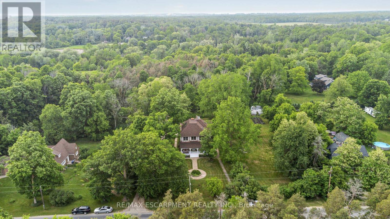 8936 32nd Side Road Property Photo 2