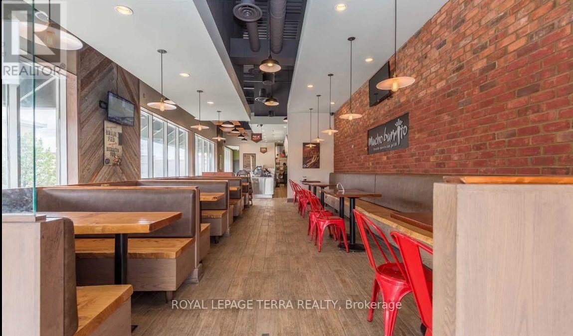 18267 Yonge Street Property Photo 8