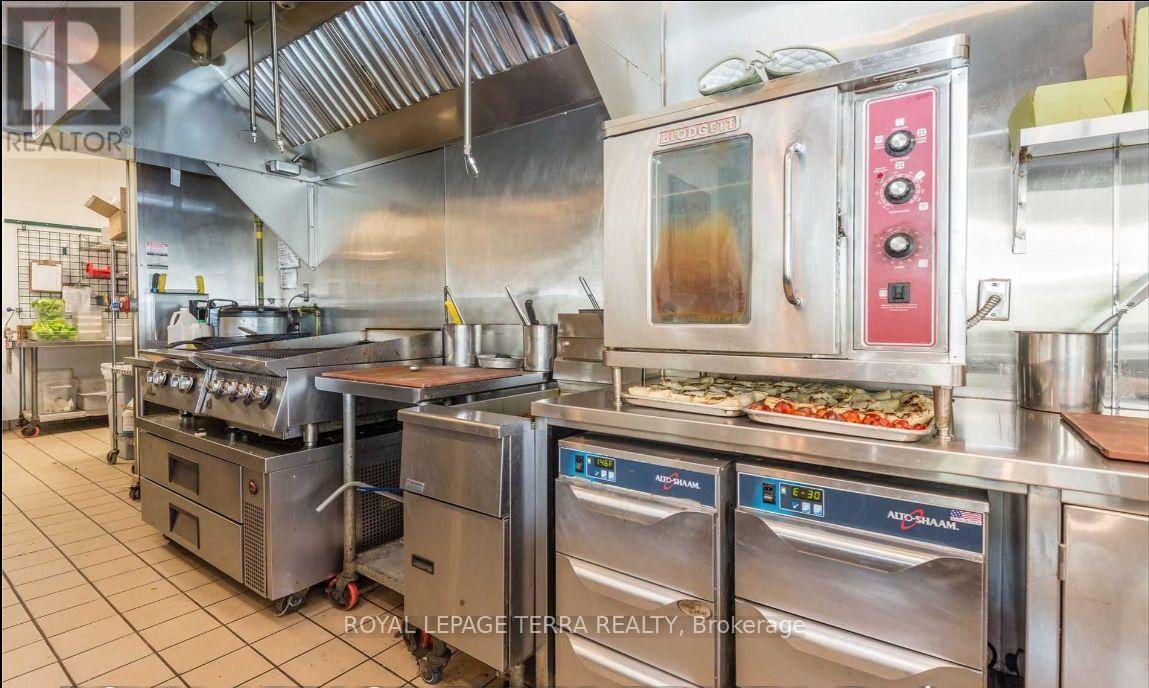 18267 Yonge Street Property Photo 18