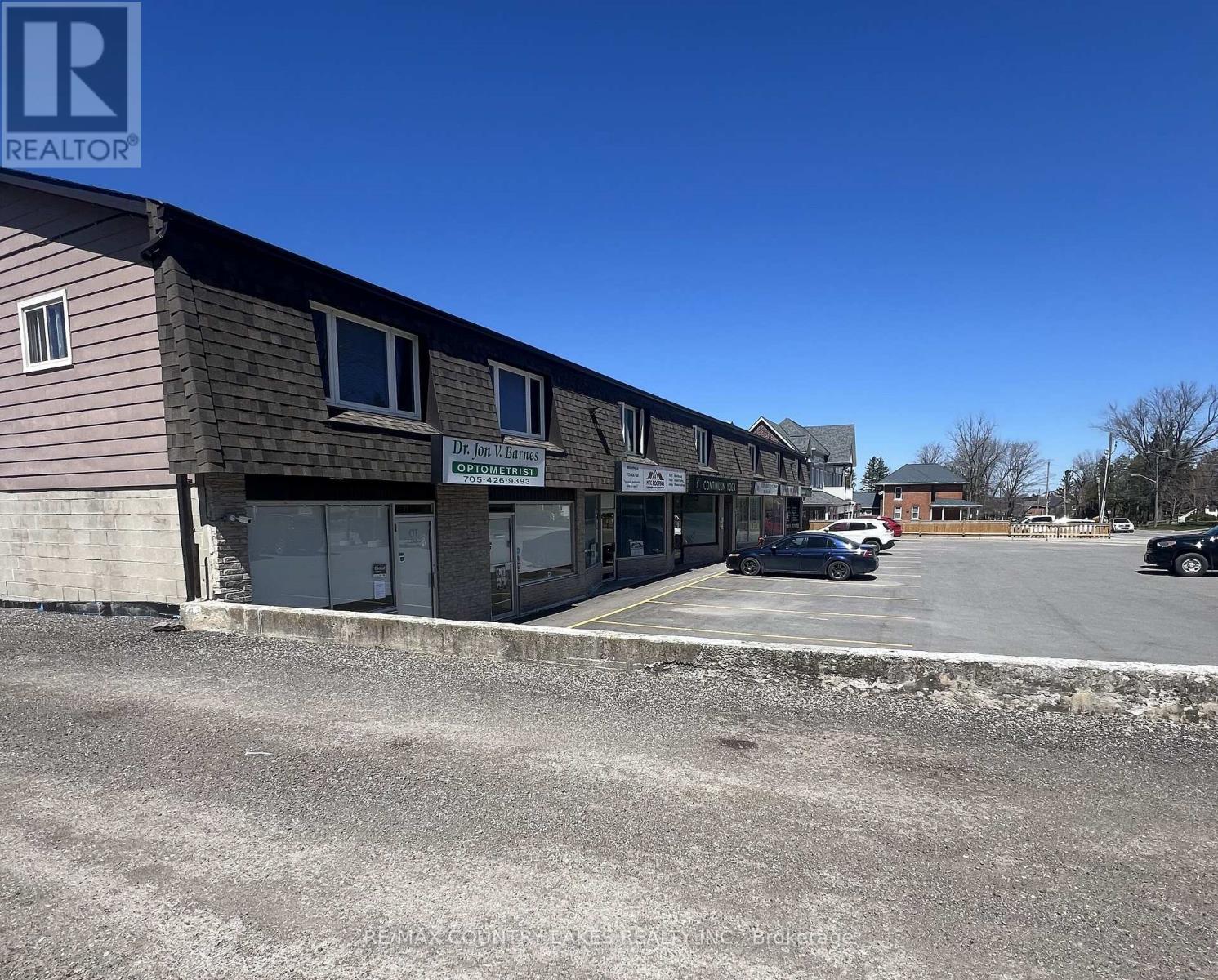 470 - 466 Osborne Street Property Photo 2