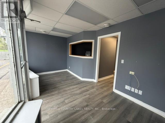 470 - 466 Osborne Street Property Photo 6