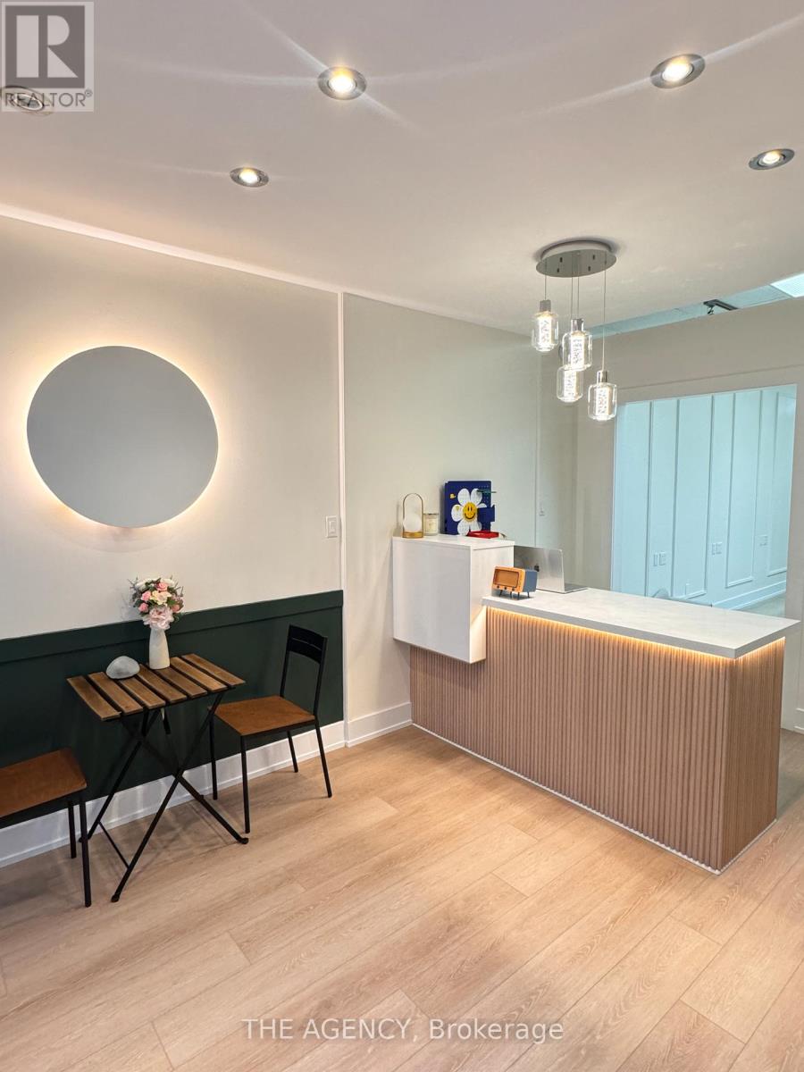 3 - 9580 Yonge Street Property Photo 2