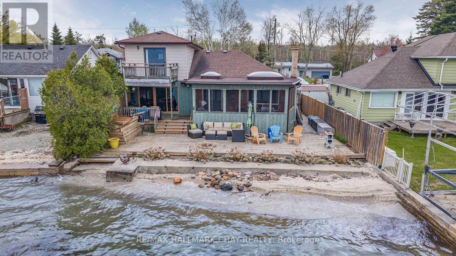 2617 Leonard Street Property Photo 2