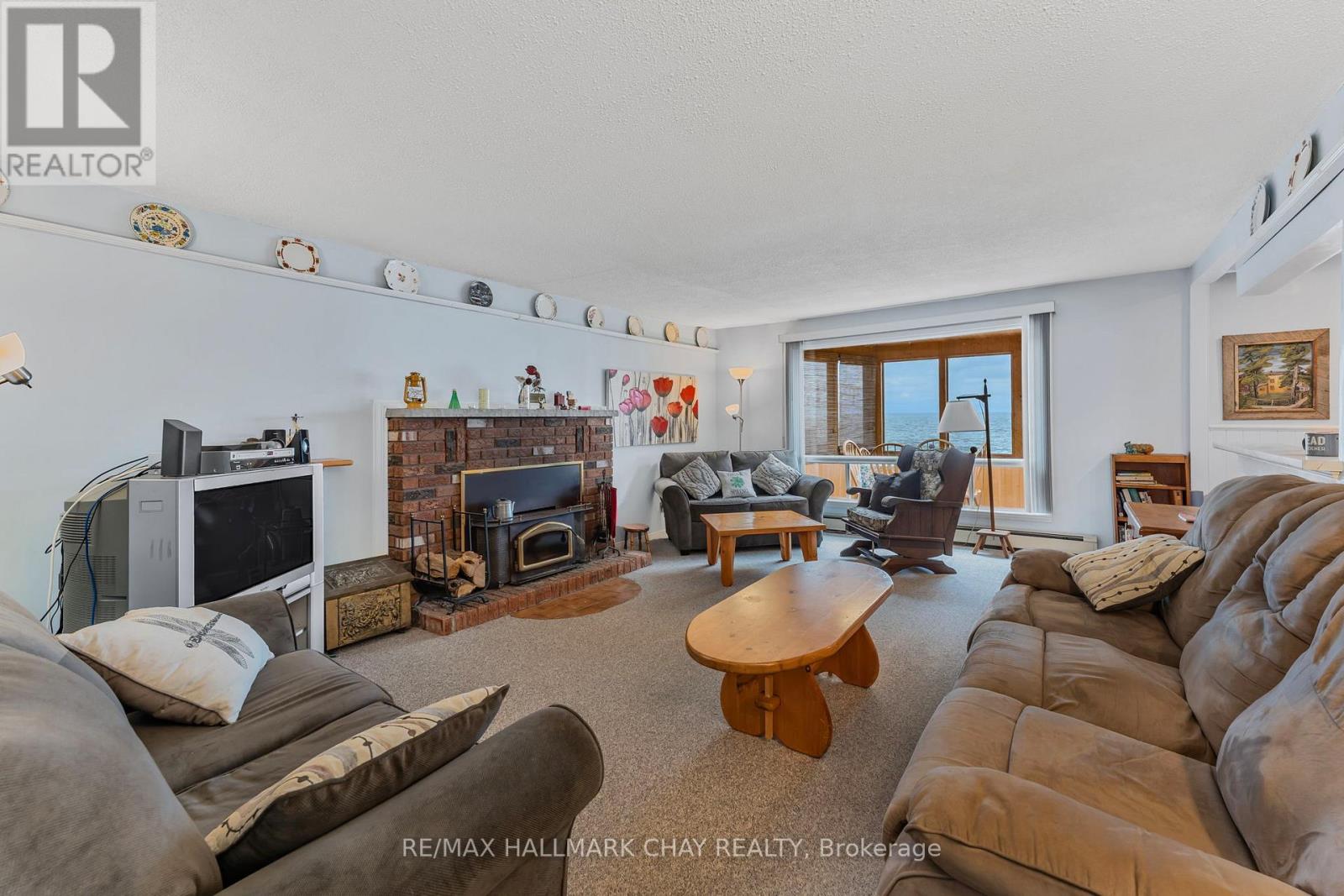 2617 Leonard Street Property Photo 23