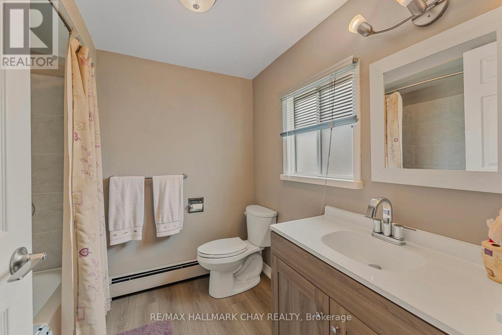 2617 Leonard Street Property Photo 32