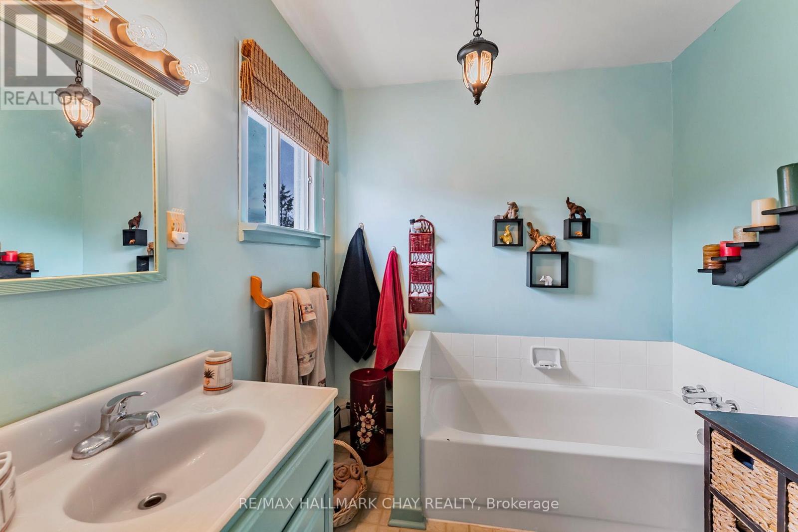 2617 Leonard Street Property Photo 33