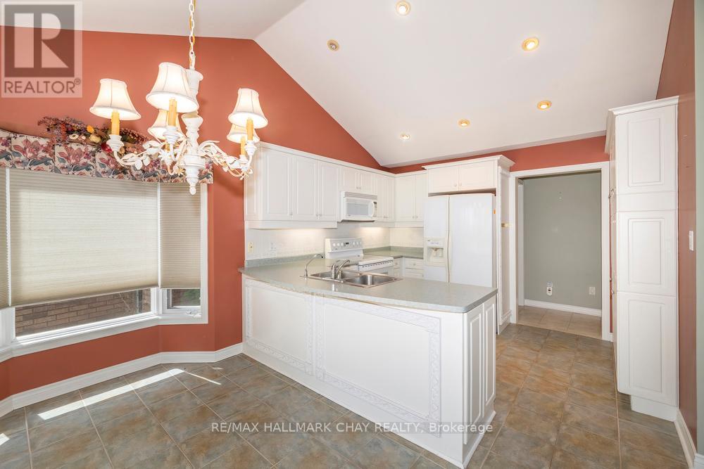 65 Sunset Boulevard Property Photo 11