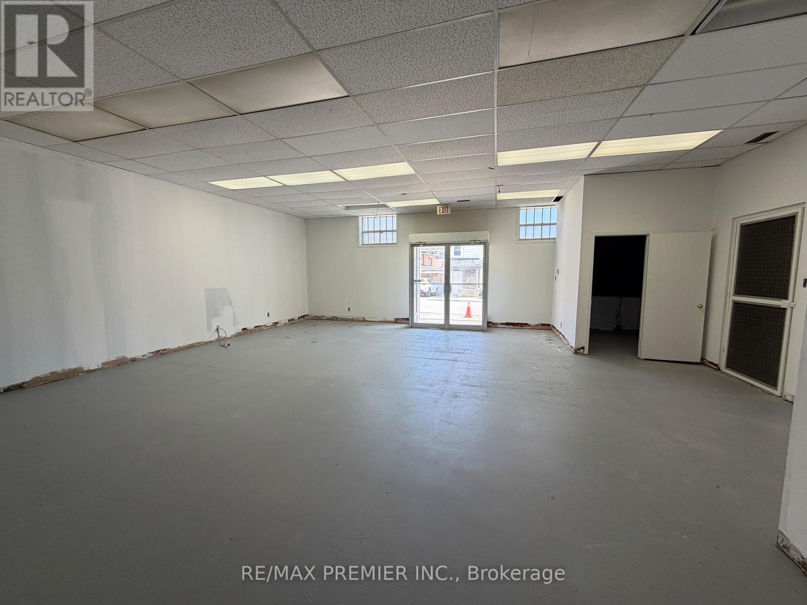 2 - 177 Woodbridge Avenue Property Photo 7