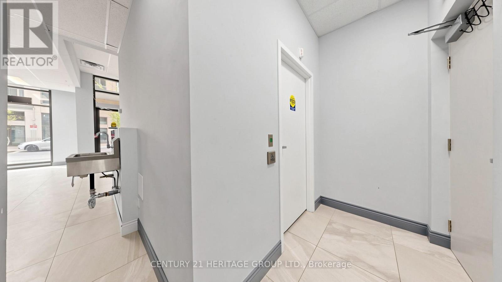 Level 1 Unit 9 (ne-1) - 9205 Yonge Street Property Photo 25