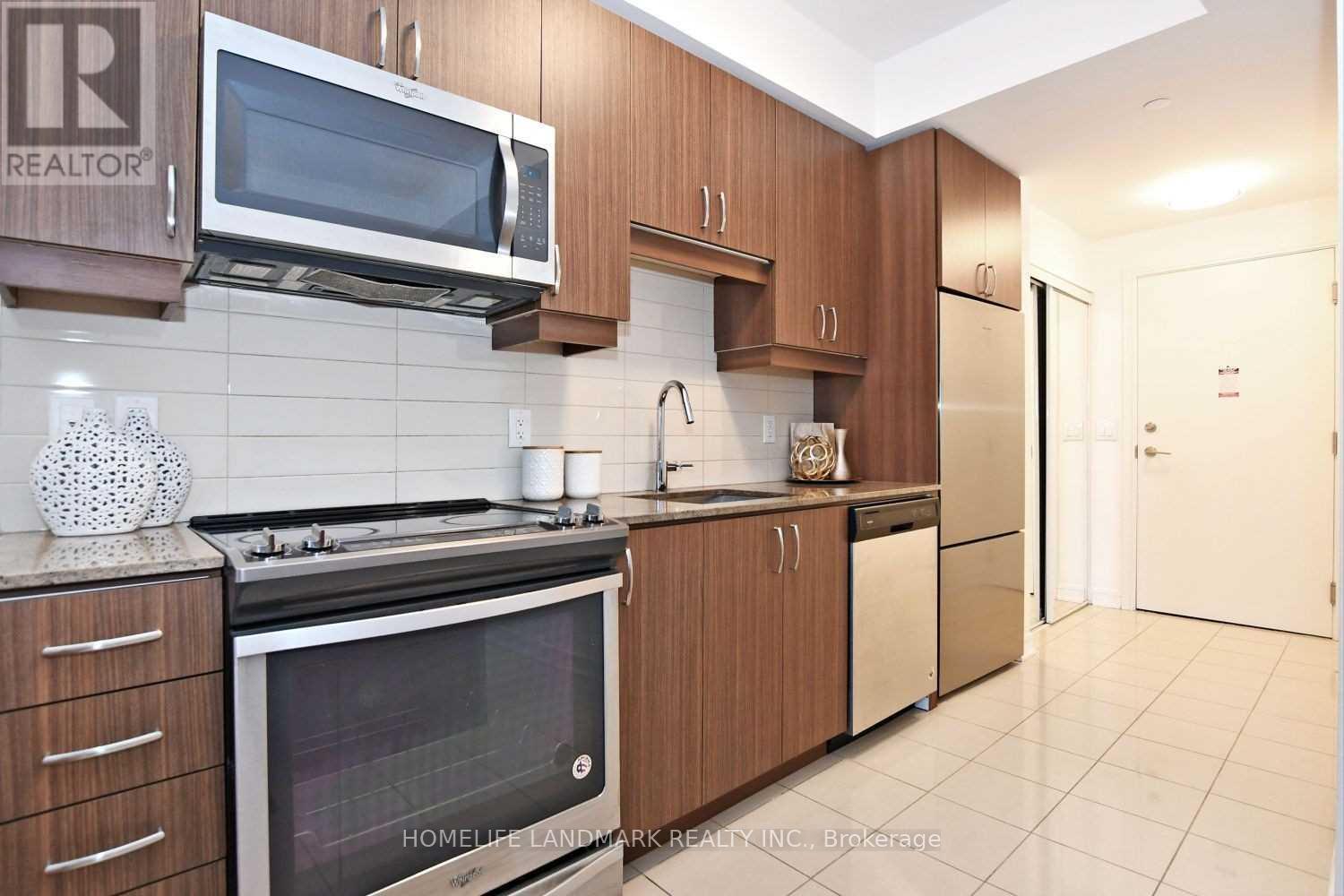 Nw-201 - 9201 Yonge Street Property Photo 1