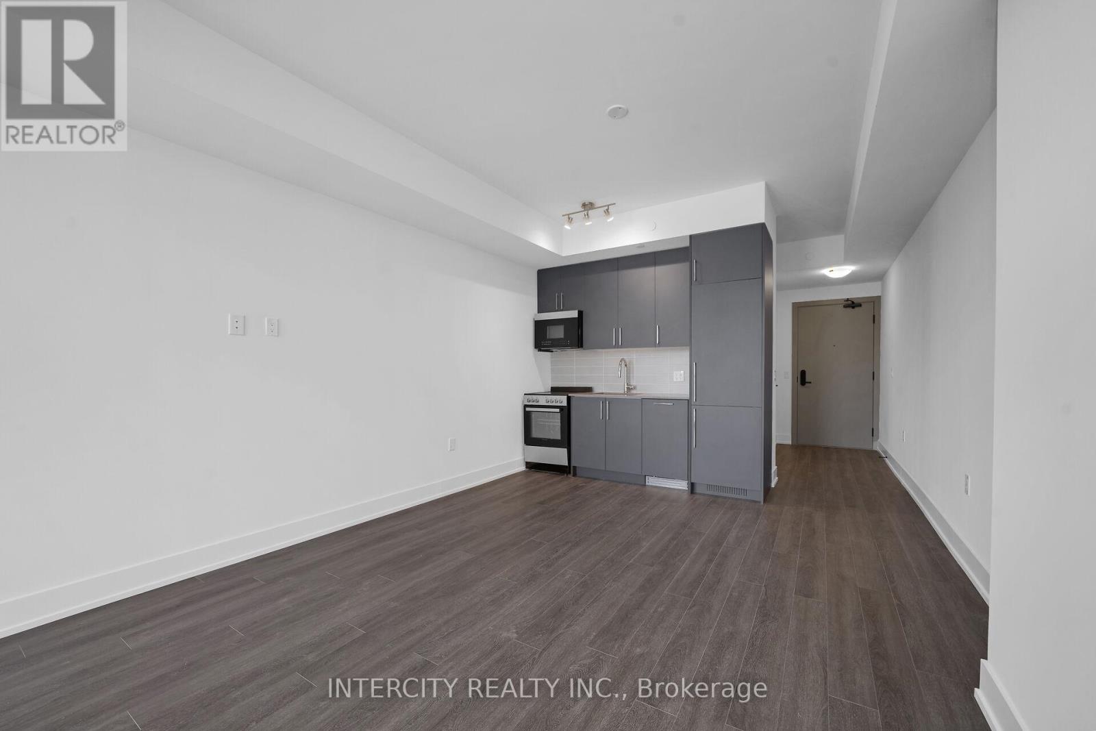 215 - 2075 King Road Property Photo 13