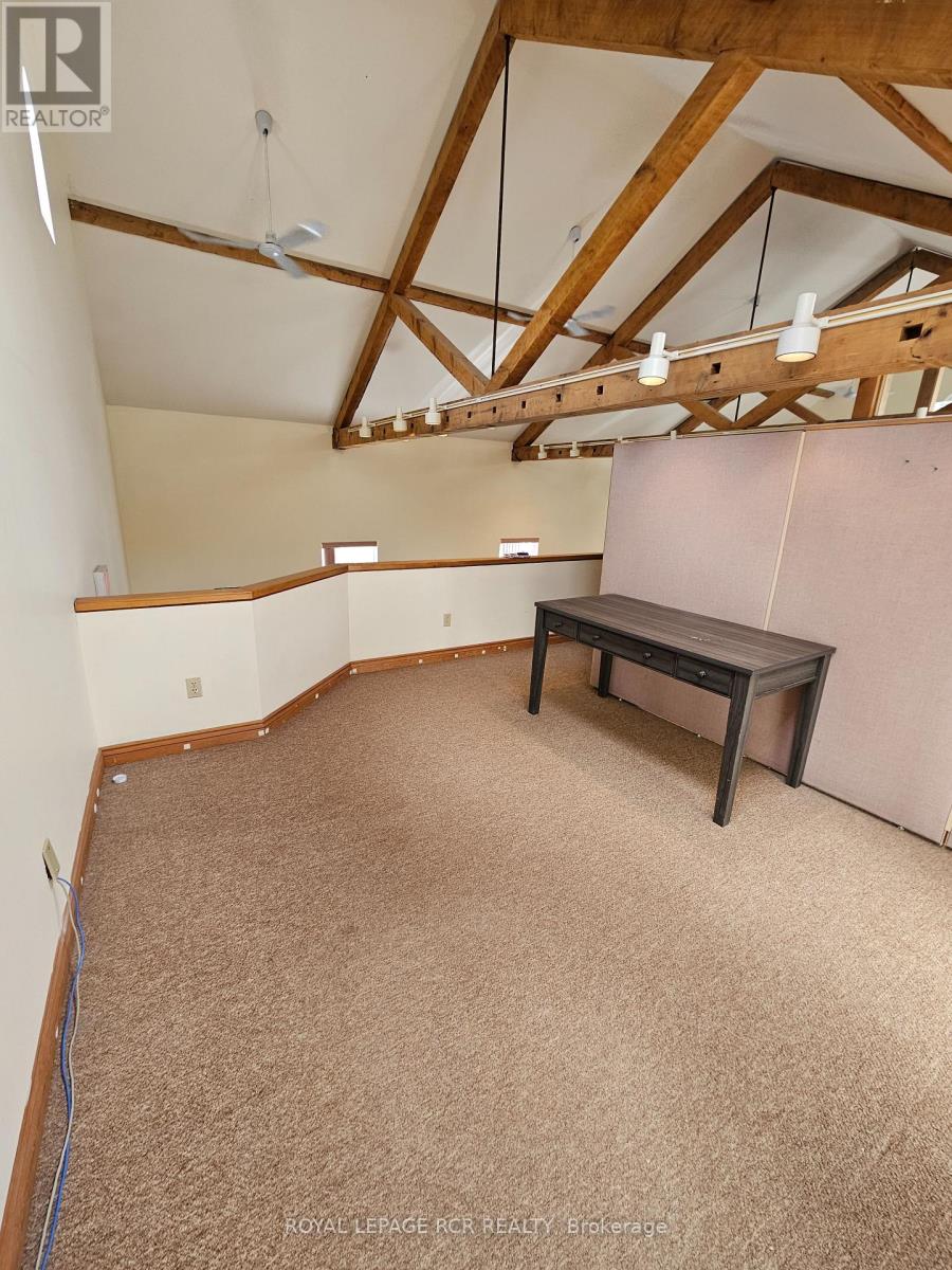 Upper #1 - 411 Queen Street Property Photo 6