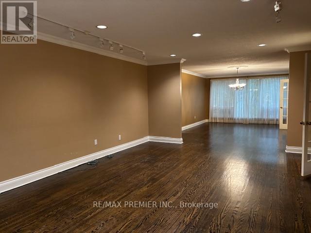 66 Laureleaf Road Property Photo 3