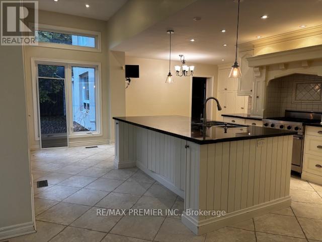 66 Laureleaf Road Property Photo 6