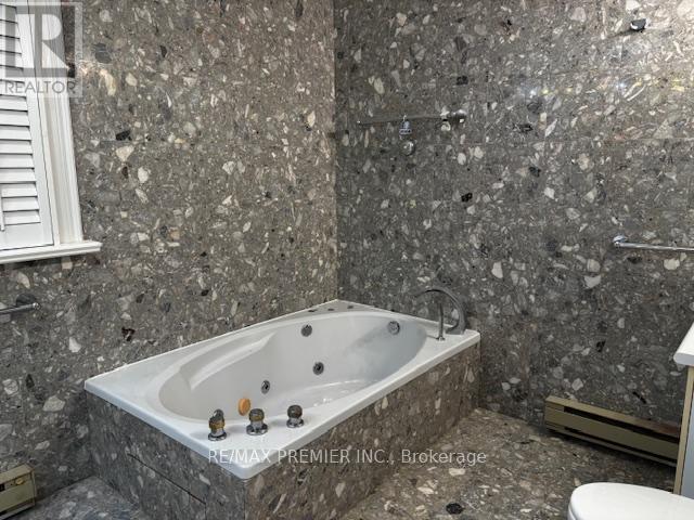 66 Laureleaf Road Property Photo 11