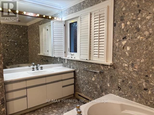 66 Laureleaf Road Property Photo 12