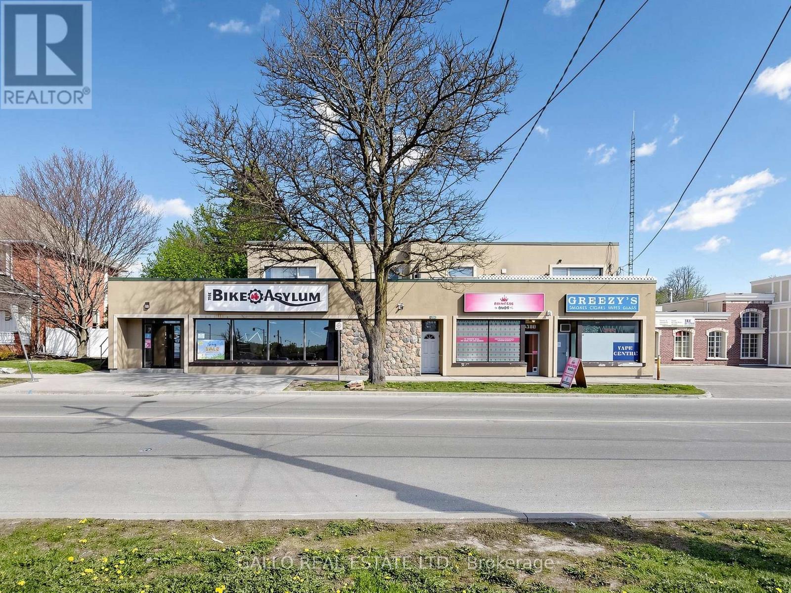 6376-6388 Main Street Property Photo 1