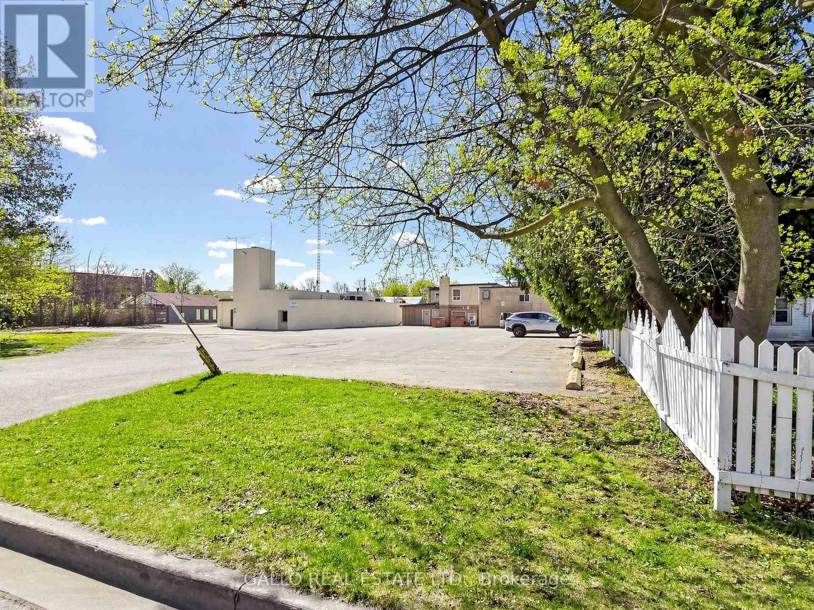 6376-6388 Main Street Property Photo 13