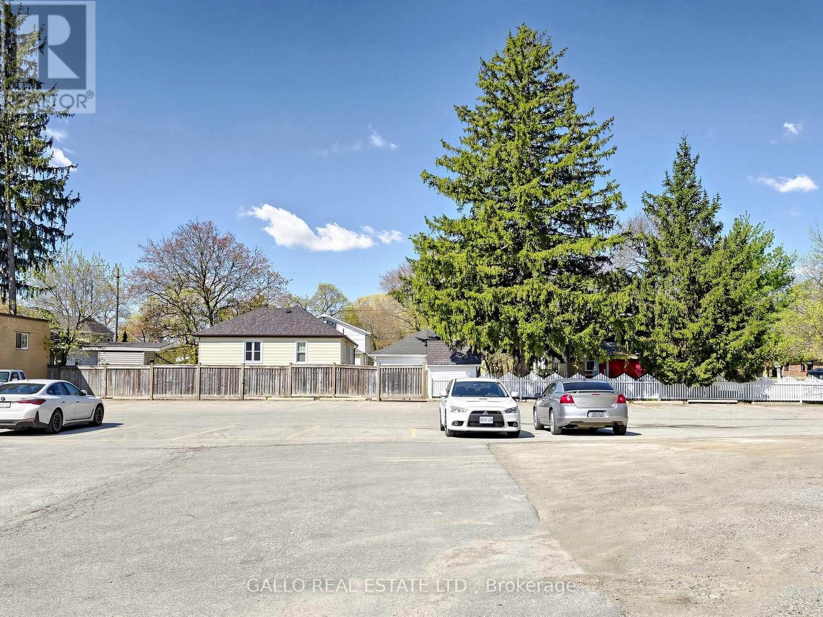 6376-6388 Main Street Property Photo 17