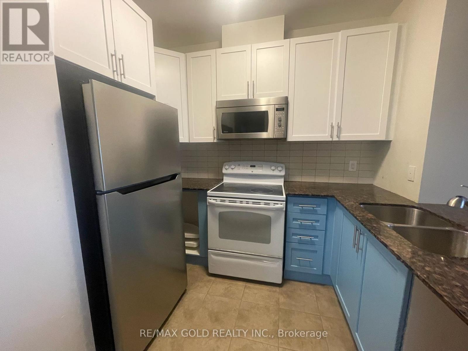 820 - 7325 Markham Road Property Photo 9