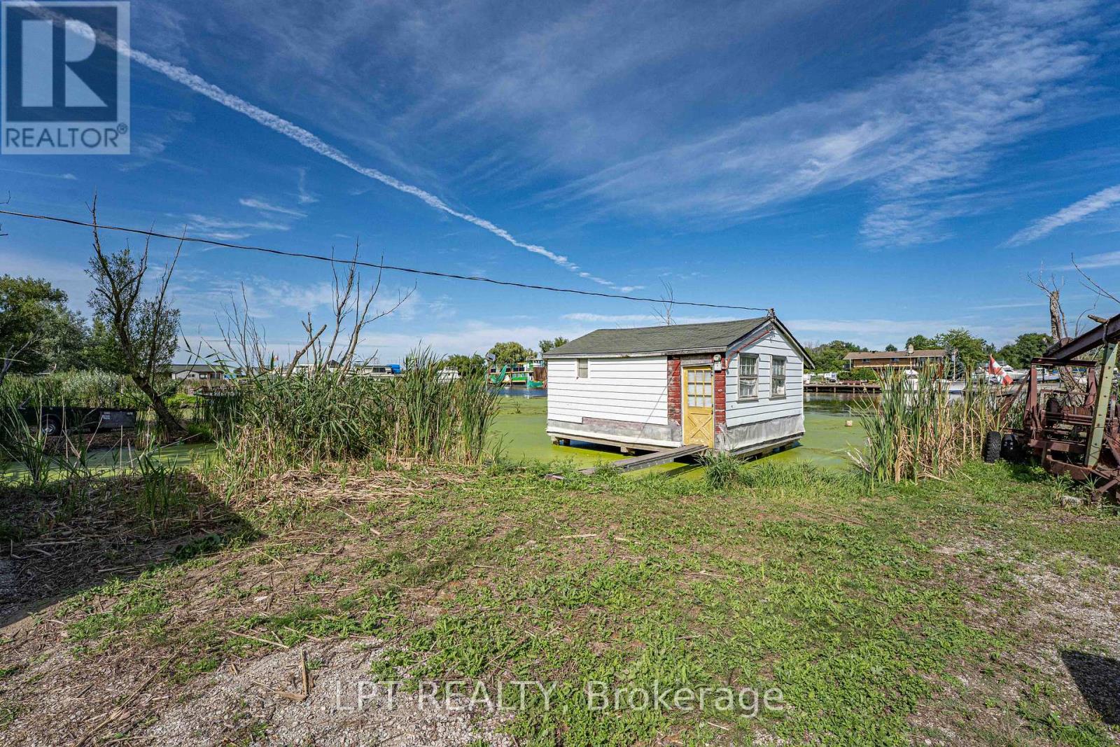 17 Private Drive Property Photo 11